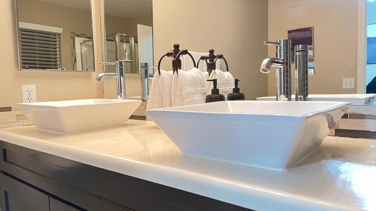 Sweet Spacious 5 Bdrm Home With Pool 라스베이거스 외부 사진
